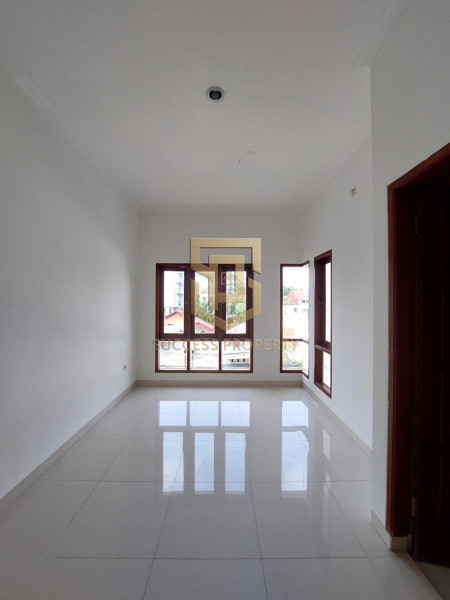 Rumah Mewah di Cilandak Timur