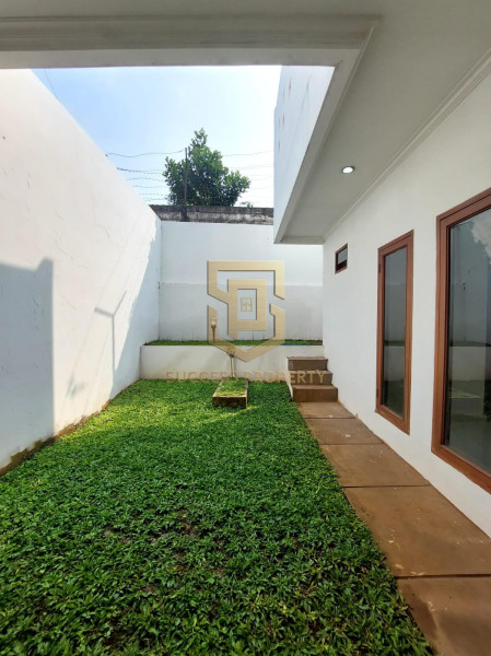 Rumah Mewah di Cilandak Timur