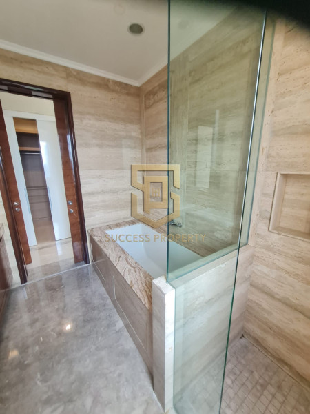 District 8 Tower Infinity High Floor