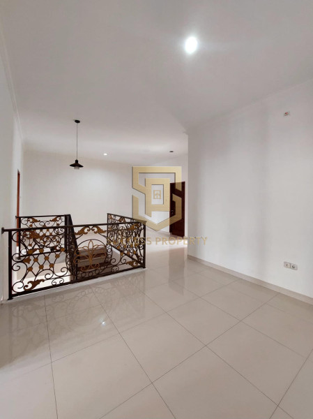 Rumah Mewah di Cilandak Timur