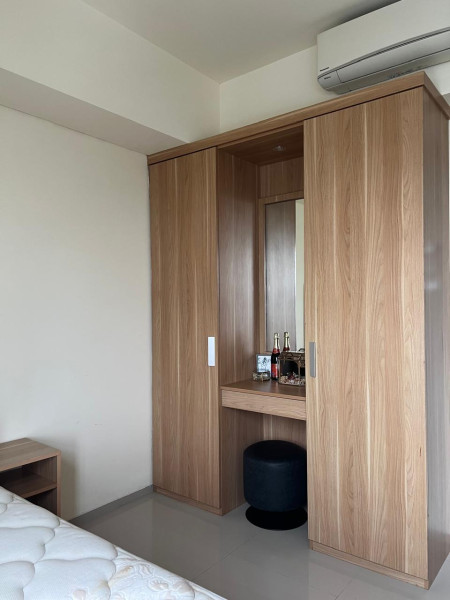 The Accent, High Floor