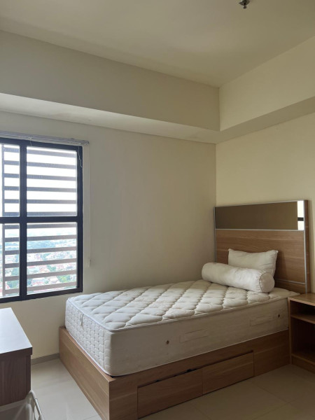 The Accent, High Floor