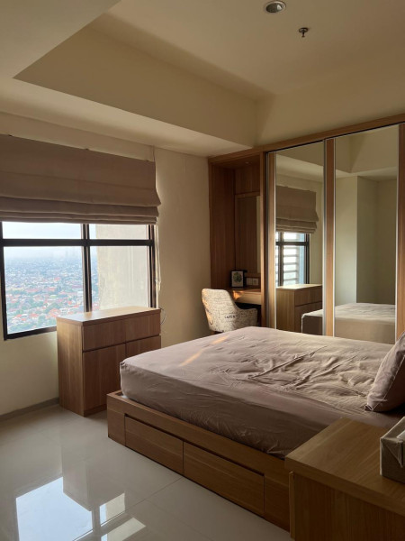 The Accent, High Floor