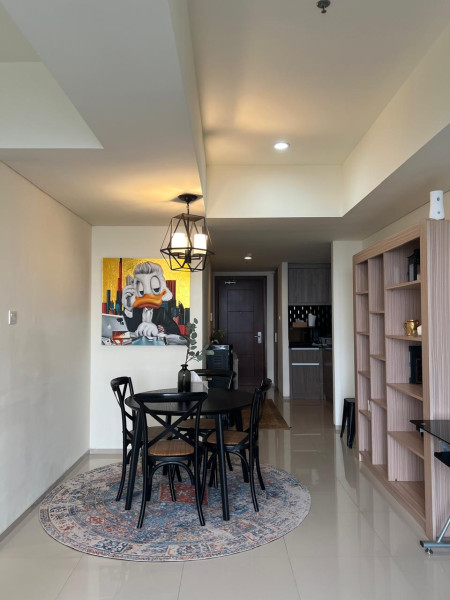 The Accent, High Floor